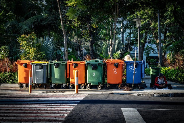 Smart Bin Sorts Recycling Automatically